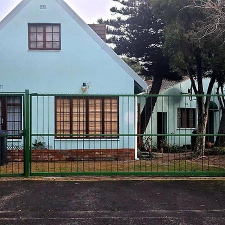 Cozy Cottage +/- 500M From The Beach Cape Town Exterior photo