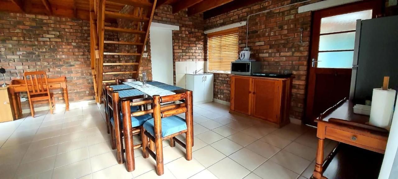 Cozy Cottage +/- 500M From The Beach Cape Town Exterior photo